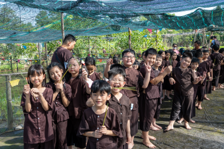 MỘT NGÀY LÀM NÔNG DÂN NHÍ: HỌC HỎI, VUI CHƠI VÀ KẾT NỐI.