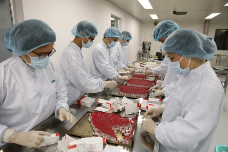 Việt Nam sản xuất lô vaccine đầu tiên